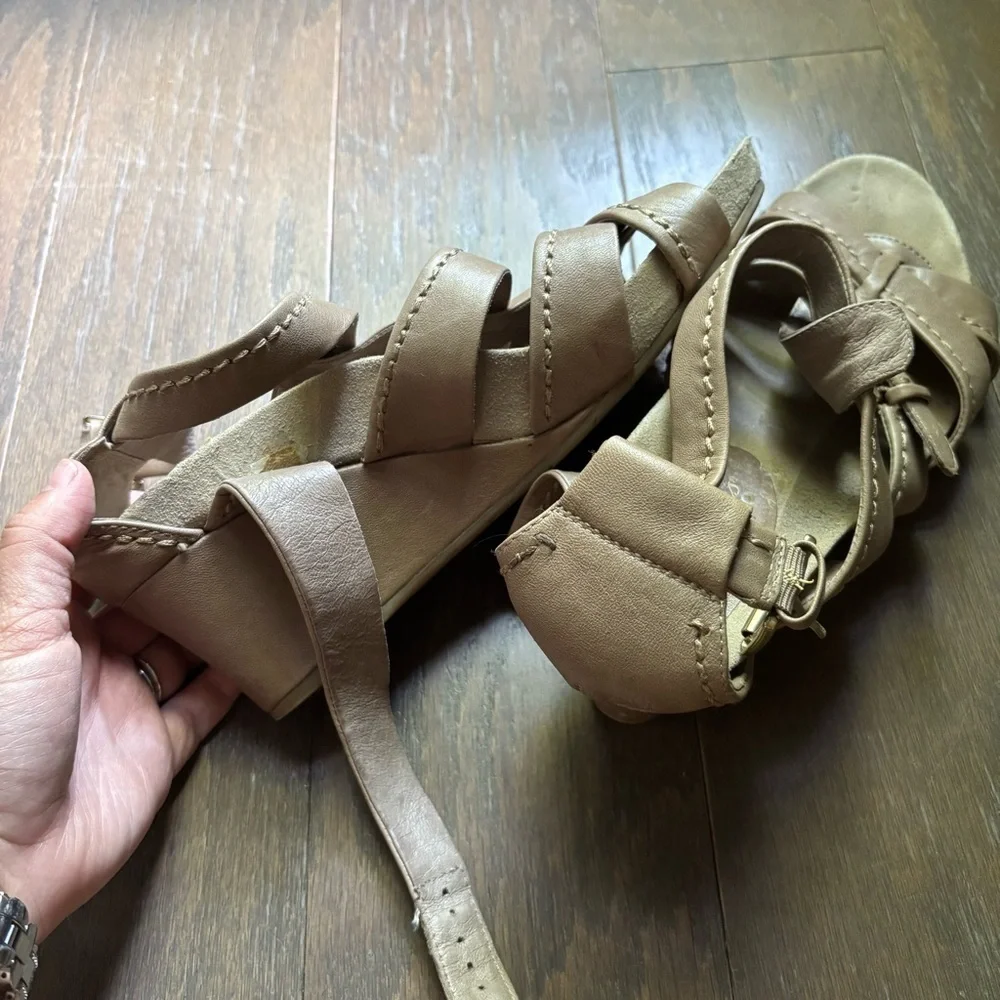Earthies Tan Leather Wedges with Adjustable Straps